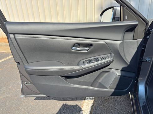Used 2025 Nissan Sentra SV FWD image 35