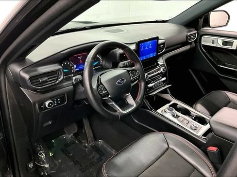 Used 2023 Ford Explorer ST-Line AWD/4WD image 16