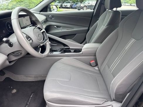 Used 2023 Hyundai Elantra SEL w/ Convenience Package FWD image 19
