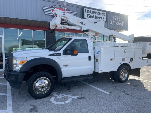 Used 2016 Ford F550 4x4 Regular Cab Super Duty image 2