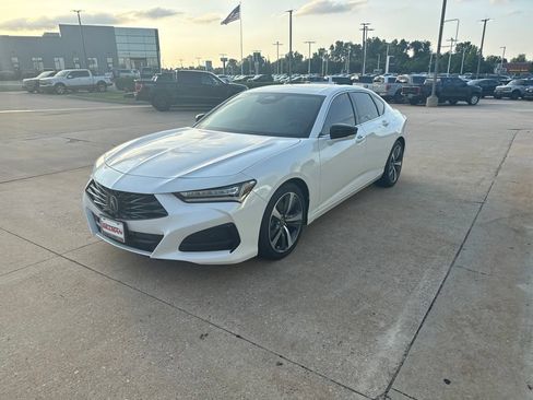 Used 2025 Acura TLX w/ Technology Package FWD image 4