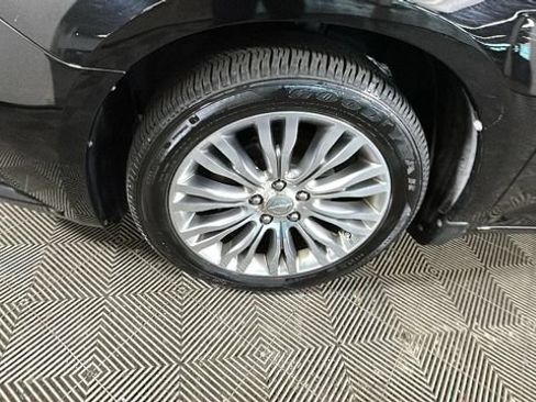 Used 2013 Chrysler 200 Limited w/ Sun/Sound Group FWD image 9