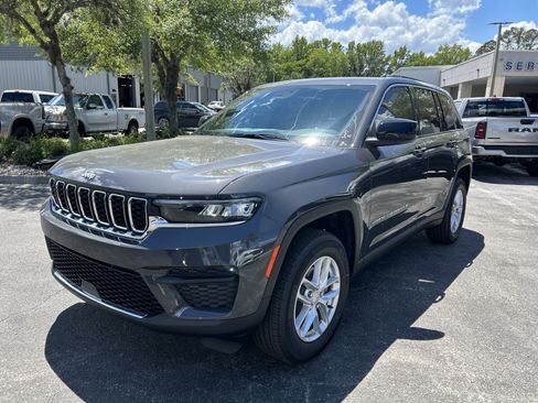 New 2026 Jeep Grand Cherokee Laredo X RWD image 3
