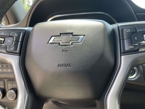 Used 2022 Chevrolet Tahoe Z71 w/ Luxury Package AWD/4WD image 18