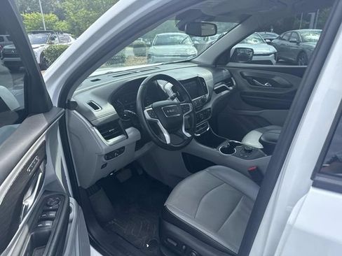 Used 2024 GMC Terrain SLT FWD image 3