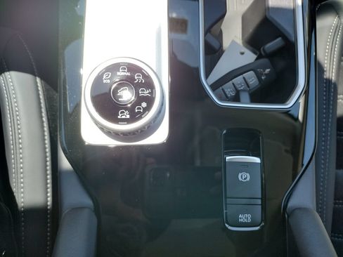 New 2026 Mitsubishi Outlander SE AWD/4WD image 25