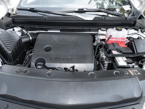 Used 2023 Buick Enclave Essence w/ LPO, Touring Package image 14