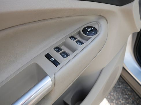 Used 2016 Ford Escape Titanium FWD image 19