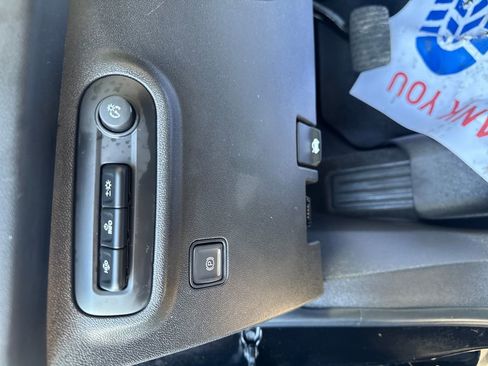 Used 2023 GMC Terrain Denali w/ Black Diamond Edition image 31