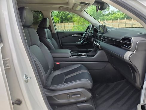 Used 2025 Honda Pilot Touring image 28