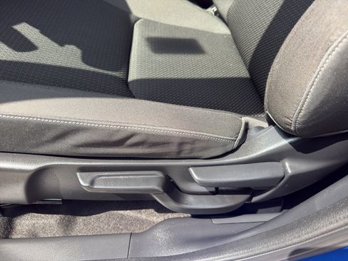 Used 2022 Honda HR-V EX image 16