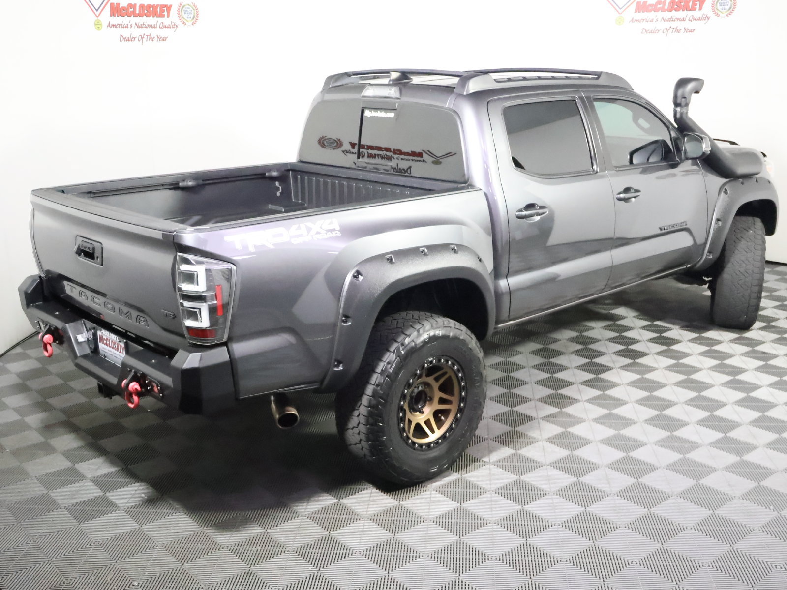 Used 2019 Toyota Tacoma TRD Off-Road w/ Technology Package AWD/4WD image 4