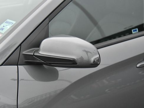 Used 2023 Hyundai Kona Limited image 13