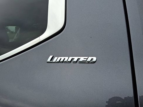 Used 2024 Toyota Tundra Limited AWD/4WD image 37