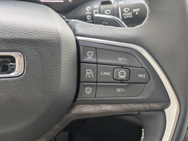 New 2027 Jeep Grand Cherokee Altitude AWD/4WD image 27