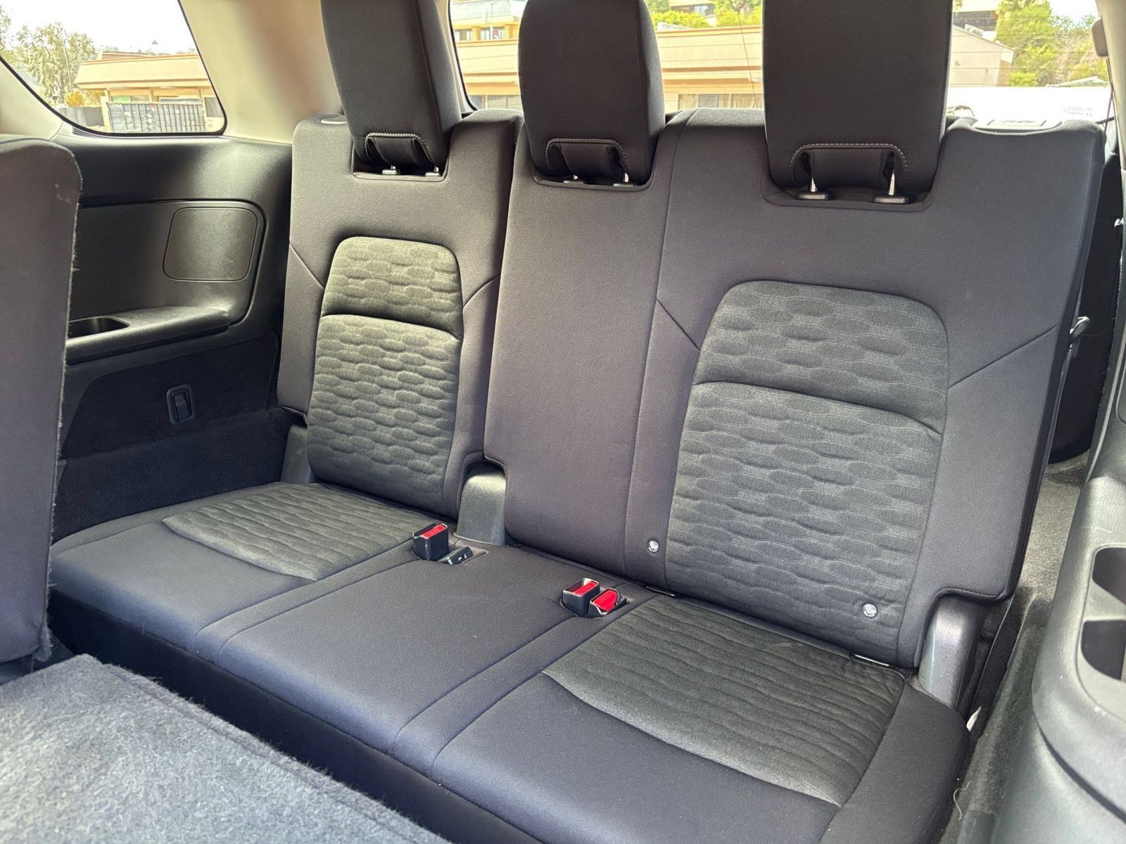 Used 2025 Nissan Pathfinder SV FWD image 30