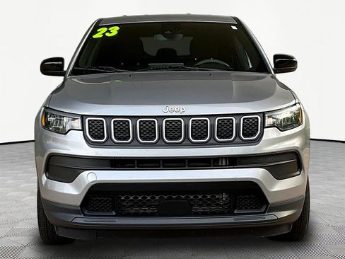 Used 2023 Jeep Compass Sport AWD/4WD image 2