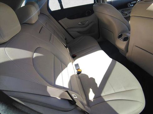 Used 2020 Mercedes-Benz GLC 300 image 16