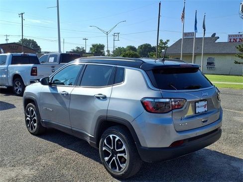 Certified 2024 Jeep Compass Limited image 3