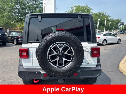 Used 2025 Jeep Wrangler Unlimited Rubicon AWD/4WD image 6