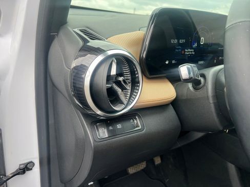 Used 2025 Chevrolet Equinox ACTIV w/ Safety and Technology Package FWD image 12