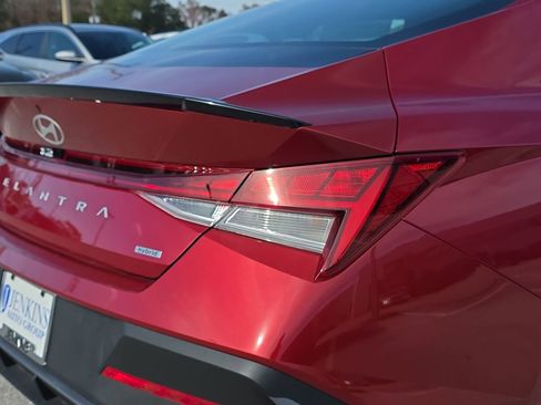 New 2025 Hyundai Elantra SEL image 7