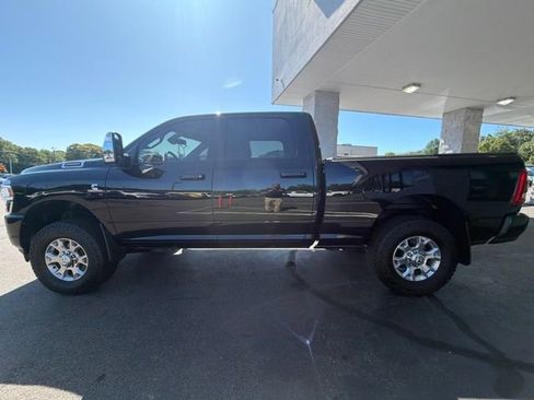 Used 2023 RAM 2500 Laramie AWD/4WD image 9