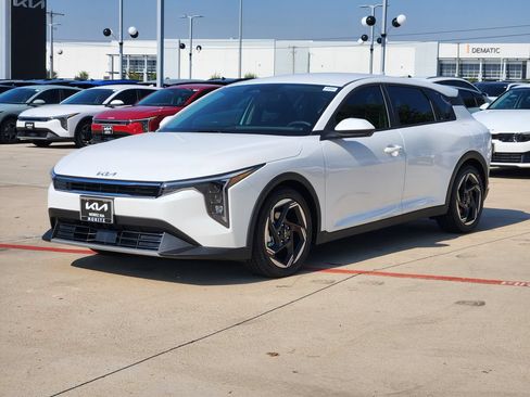 New 2026 Kia K4 EX FWD image 2