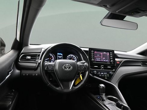 Used 2023 Toyota Camry SE image 36