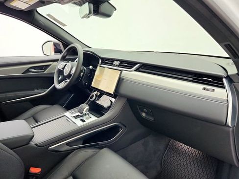Certified 2025 Jaguar F-PACE R-Dynamic S image 17