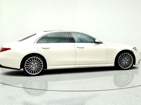 Used 2022 Mercedes-Benz S 500 4MATIC image 4