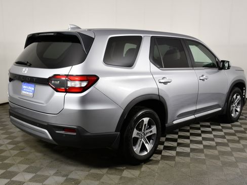 Certified 2025 Honda Pilot EX-L image 6