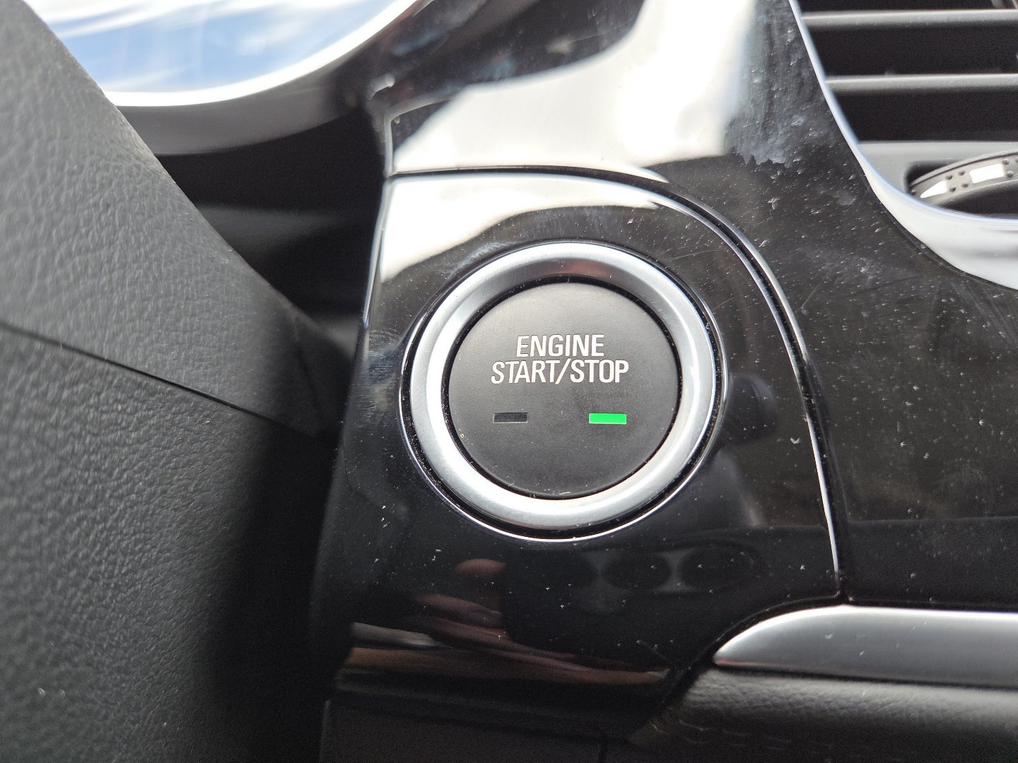Used 2022 Buick Encore Preferred w/ Safety Package FWD image 7