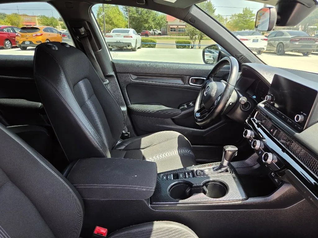 Used 2023 Honda Civic Sport image 25
