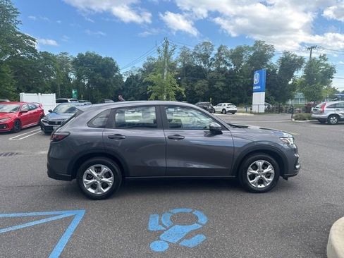 Used 2023 Honda HR-V LX image 9