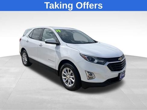 Used 2019 Chevrolet Equinox LT image 1