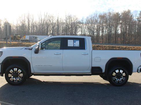 Used 2024 GMC Sierra 2500 Denali w/ Denali Reserve Package image 4
