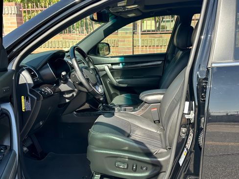 Used 2014 Kia Sorento SX w/ 3rd Row Package image 6