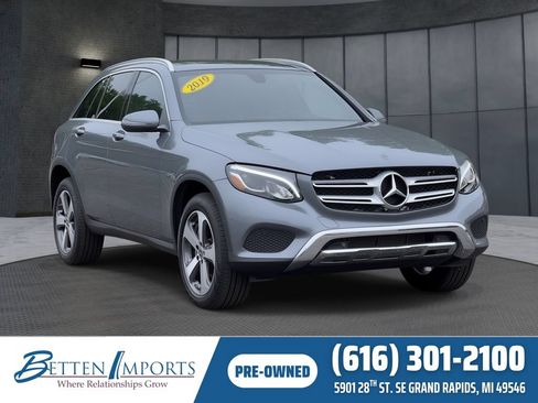 Used 2019 Mercedes-Benz GLC 300 4MATIC image 1