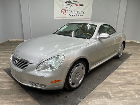 Used 2004 Lexus SC 430 Convertible RWD image 2