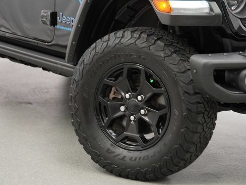 Used 2023 Jeep Wrangler Unlimited Rubicon 4xe AWD/4WD image 4