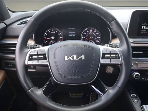 Used 2022 Kia Telluride SX w/ SX Prestige Package AWD/4WD image 19