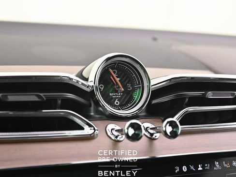 Used 2024 Bentley Bentayga Extended Wheelbase image 29