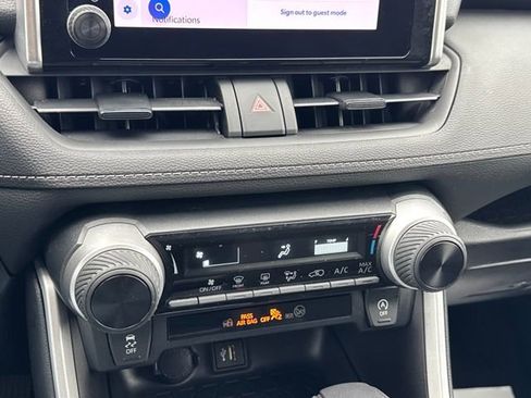 Used 2023 Toyota RAV4 LE image 11