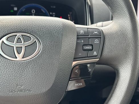 Used 2025 Toyota Camry LE FWD image 20