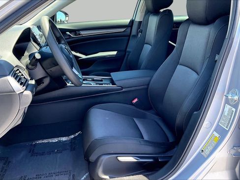 Used 2021 Honda Accord LX image 7