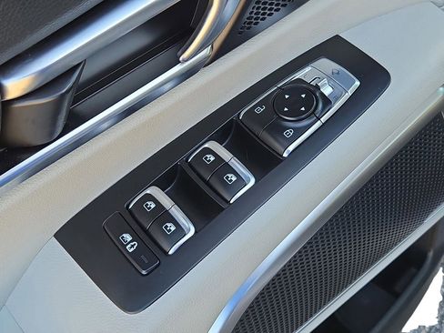 Used 2023 Kia Telluride EX w/ EX Captain's Chair Package image 16