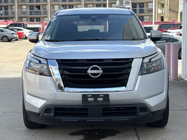 Used 2025 Nissan Pathfinder SV FWD image 6