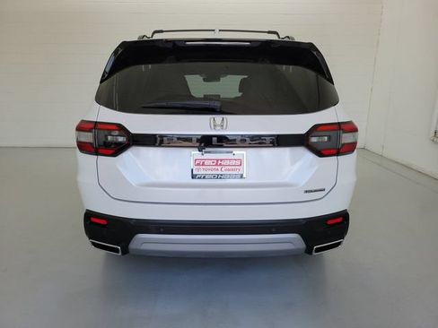 Used 2023 Honda Pilot Touring image 6