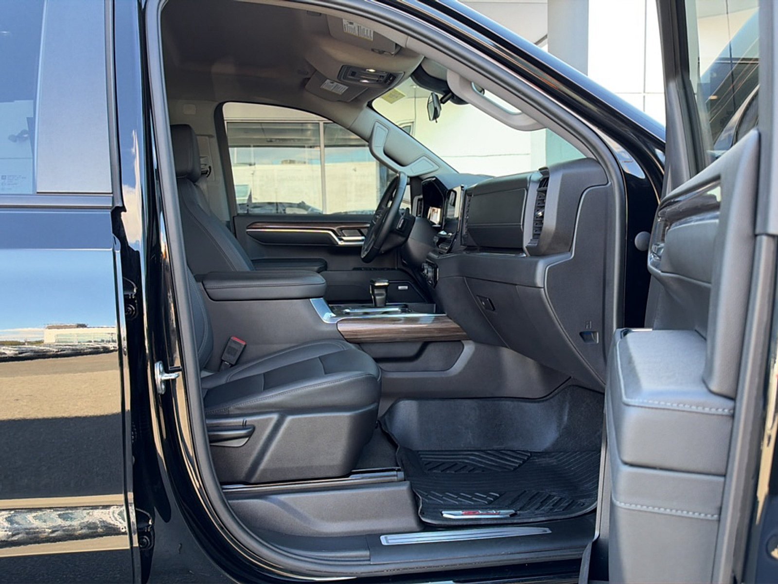 Used 2024 Chevrolet Silverado 1500 LT Trail Boss w/ Convenience Package II AWD/4WD image 14